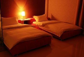 Lucky 5 Million Express Hotel Yuxi Kunming Extérieur photo