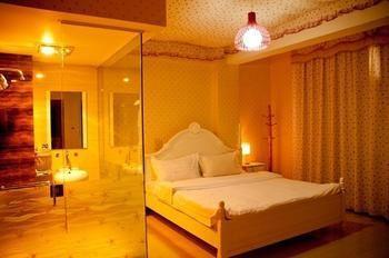 Lucky 5 Million Express Hotel Yuxi Kunming Extérieur photo
